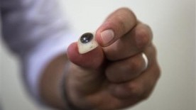 Prosthetic Eye Maker Brings Relief to Wounded Gazans